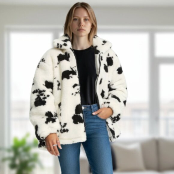 NWT ASOS DESIGN Petite teddy jacket in cow print Heavy Weight oversized - Picture 1 of 11